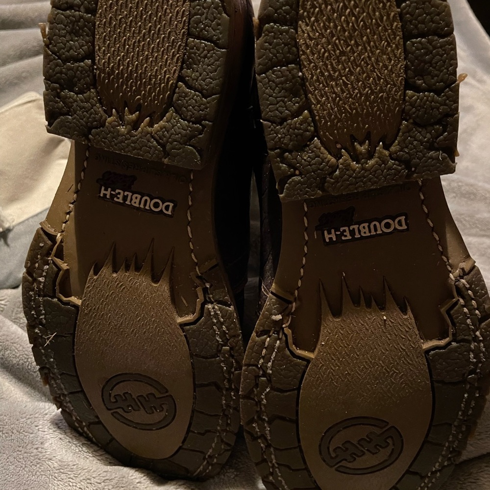 Boots - Picture 3 of 4